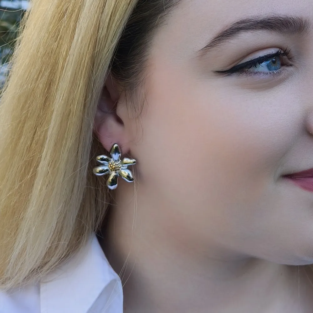 Σκουλαρίκια ατσάλι λουλούδι δίχρωμο