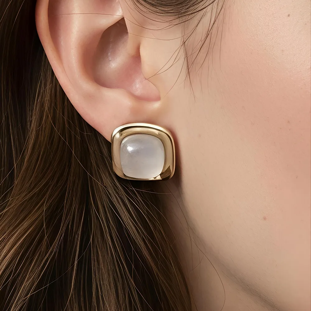 Χρυσά Σκουλαρίκια με Ημιδιάφανο Λευκό Σχέδιο  Ελαφριά & Καθημερινά