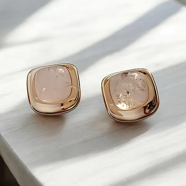 Χρυσά Σκουλαρίκια με Ημιδιάφανο Λευκό Σχέδιο  Ελαφριά & Καθημερινά