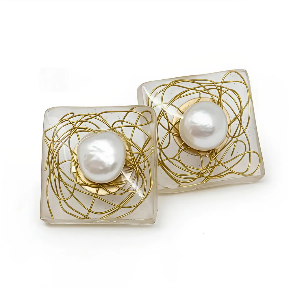 Σκουλαρίκια Χειροποίητα με clips τετράγωνα υγρό γυαλί με μαργαριτάρια γλυκού νερού