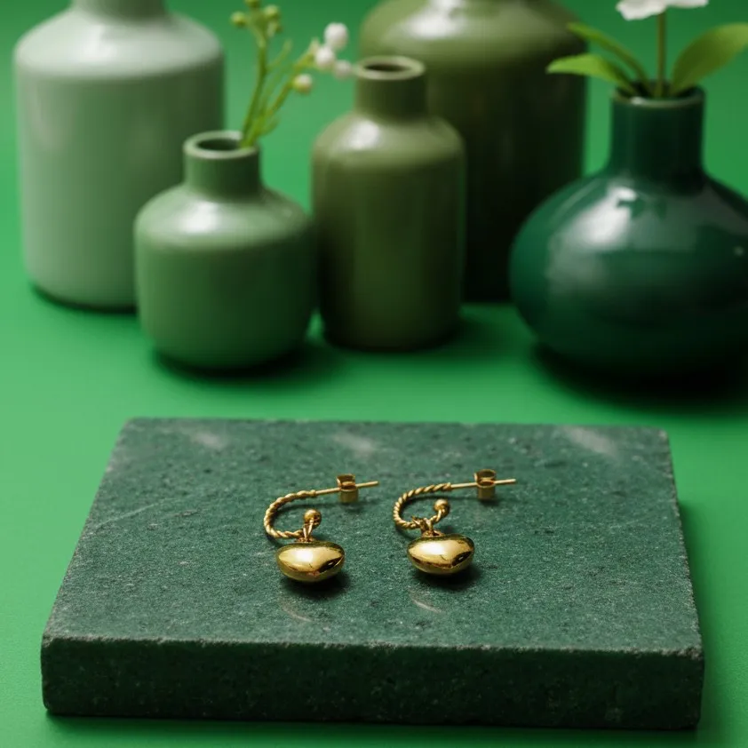 Χρυσά Ατσάλινα Minimal Σκουλαρίκια με Ημικύκλιο Γάντζο & Κρεμαστή Καρδιά