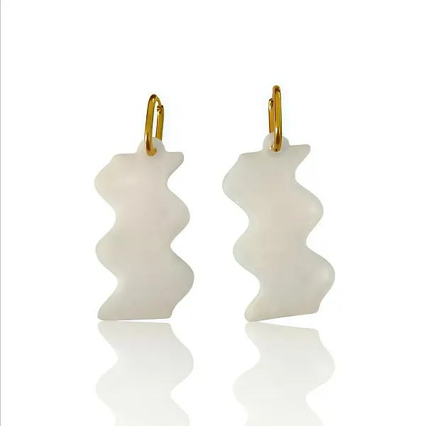 Σκουλαρίκια υγρό γυαλί σε λευκό του πάγου